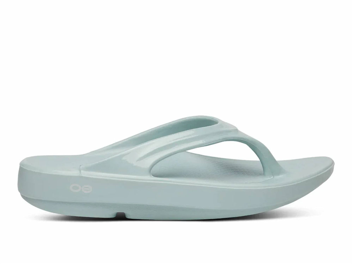 Women's Oolala Thong Sandals In Mist