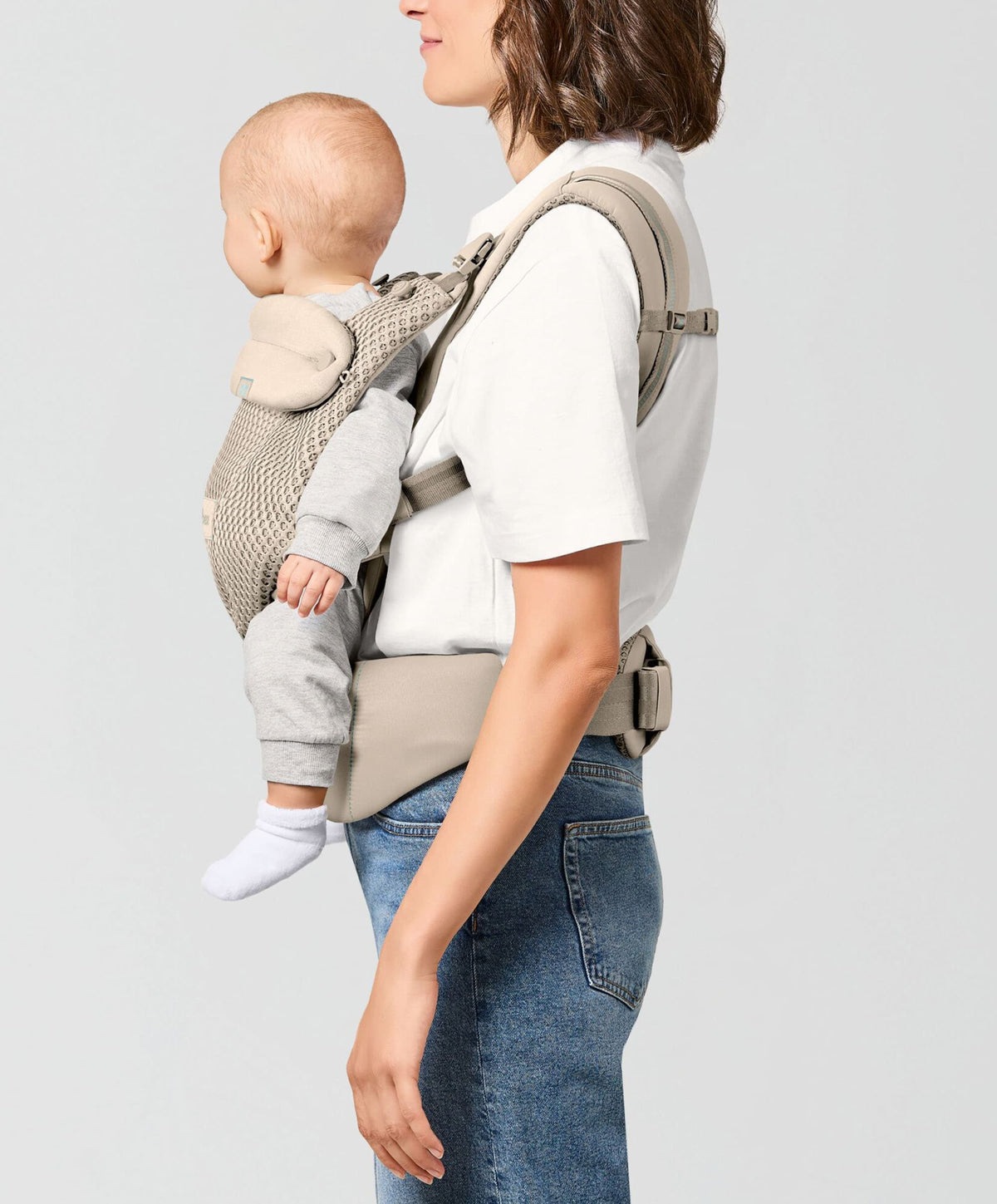 Cybex Amya Baby Carrier – Almond Beige
