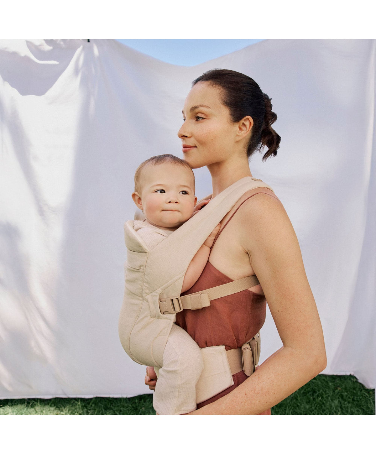 Ergobaby Omni Lite Baby Carrier - Linen Beige