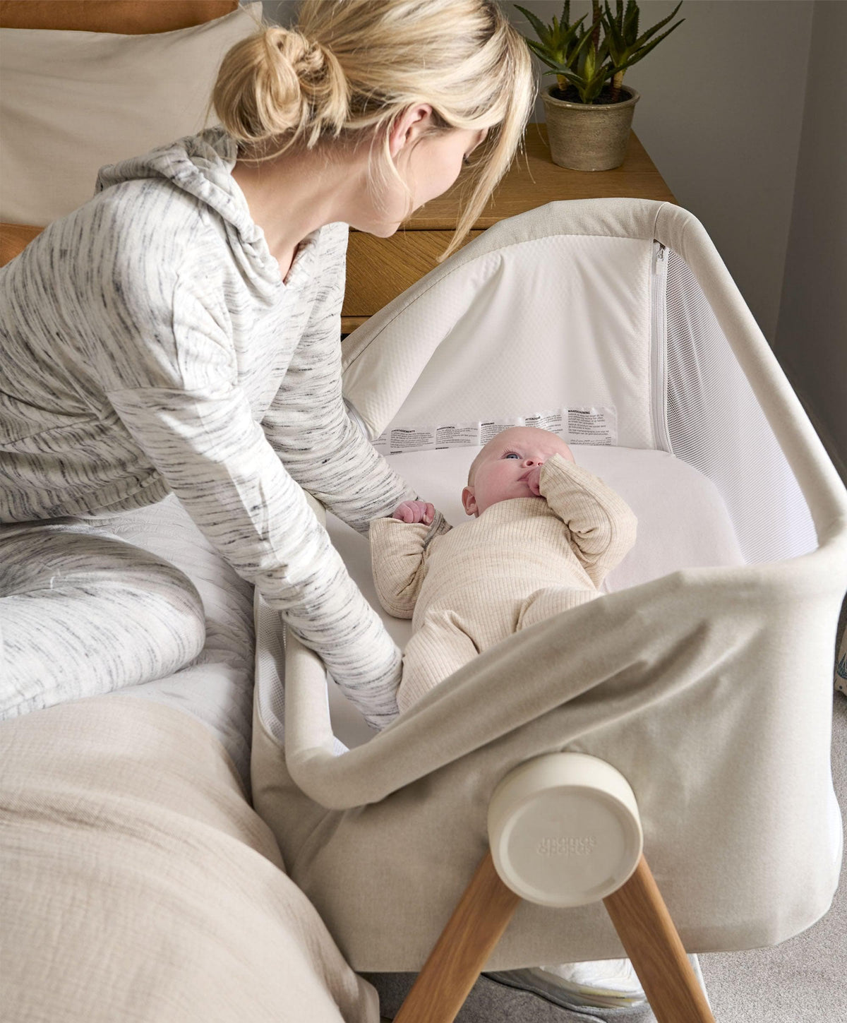 Lua Bedside Crib - Fawn