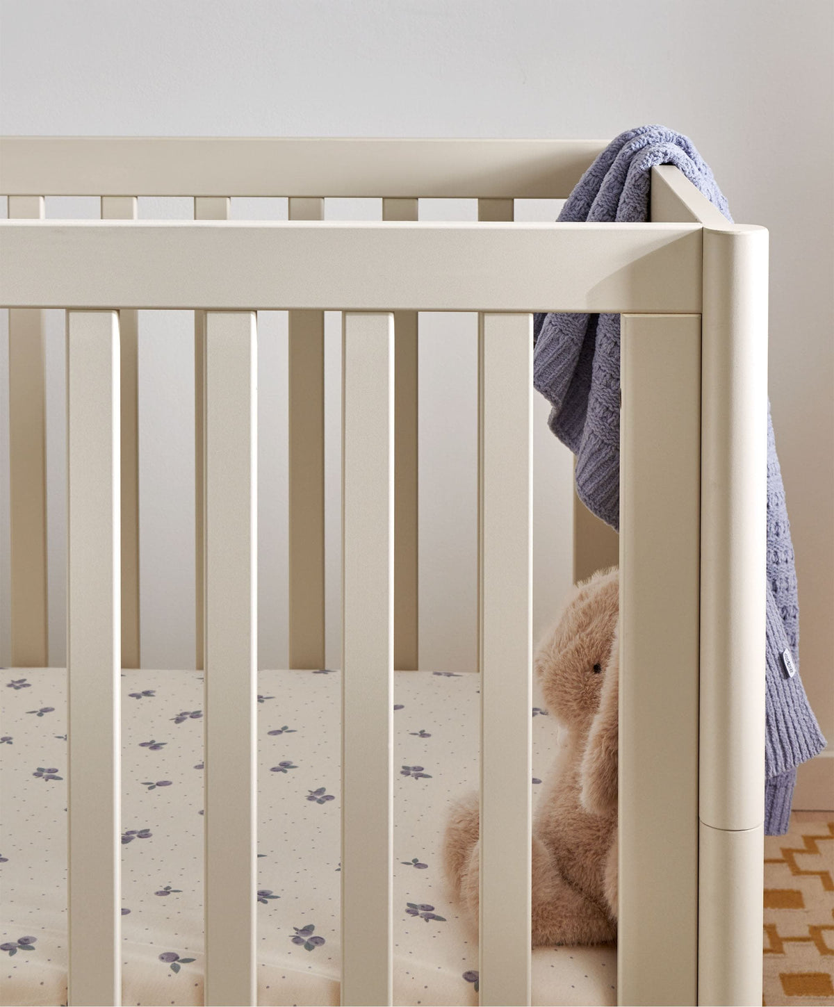 Eryn Cotbed with Luxury Hybrid Twin Cotbed Mattress - Cashmere