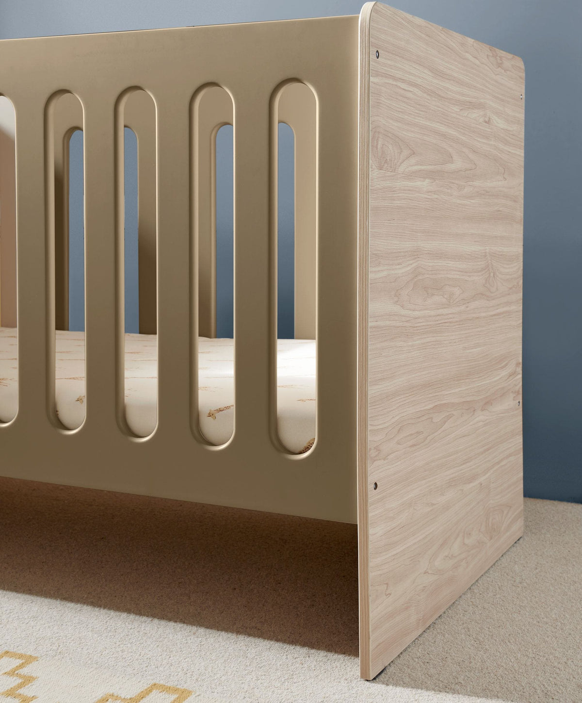 Vyne Cot - Mocha/Oak