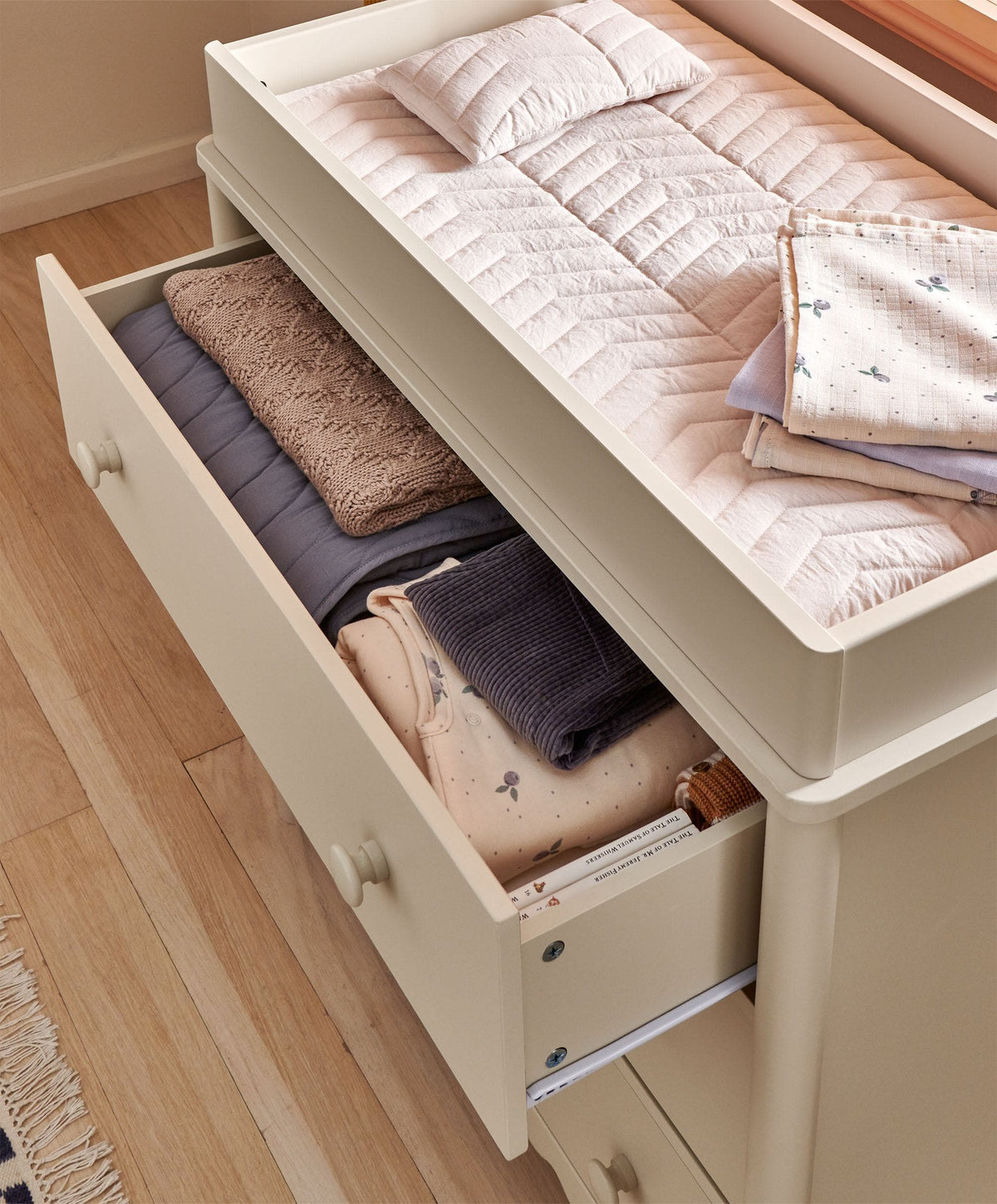Eryn 2 Piece Cotbed Set with Dresser Changer - Cashmere