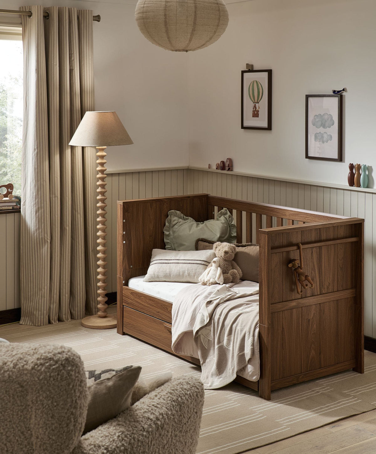 Franklin 2 Piece Cotbed Set With Dresser Changer - Walnut