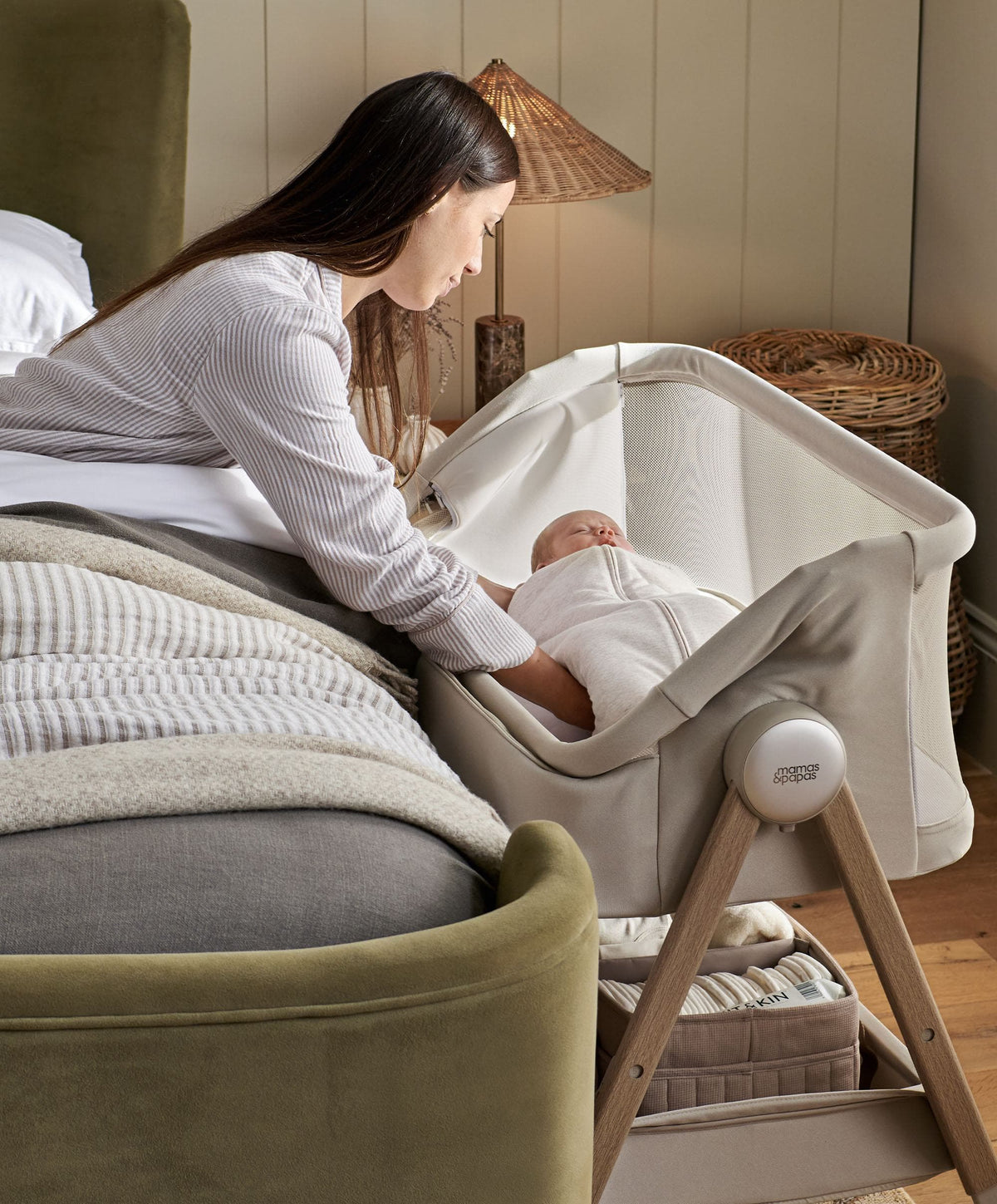 Harwell Nursery Bundle with Lua 2 Bedside Crib (6 Piece) – Mocha/White