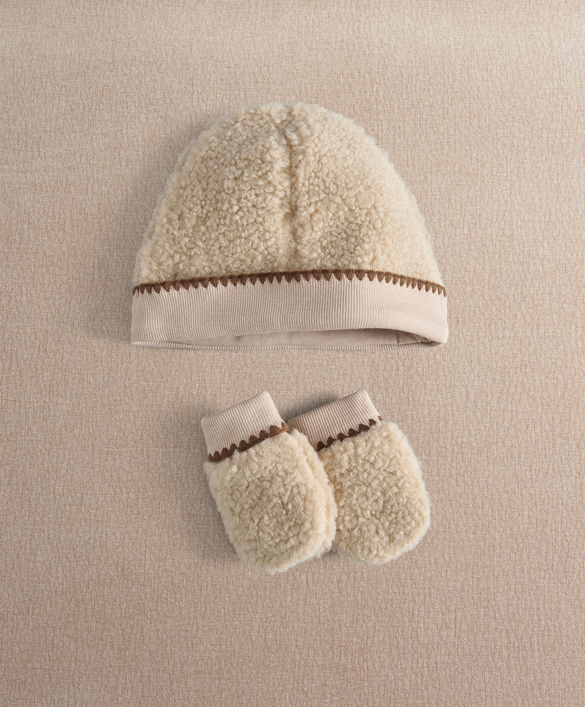 Borg Hat & Mitts Set