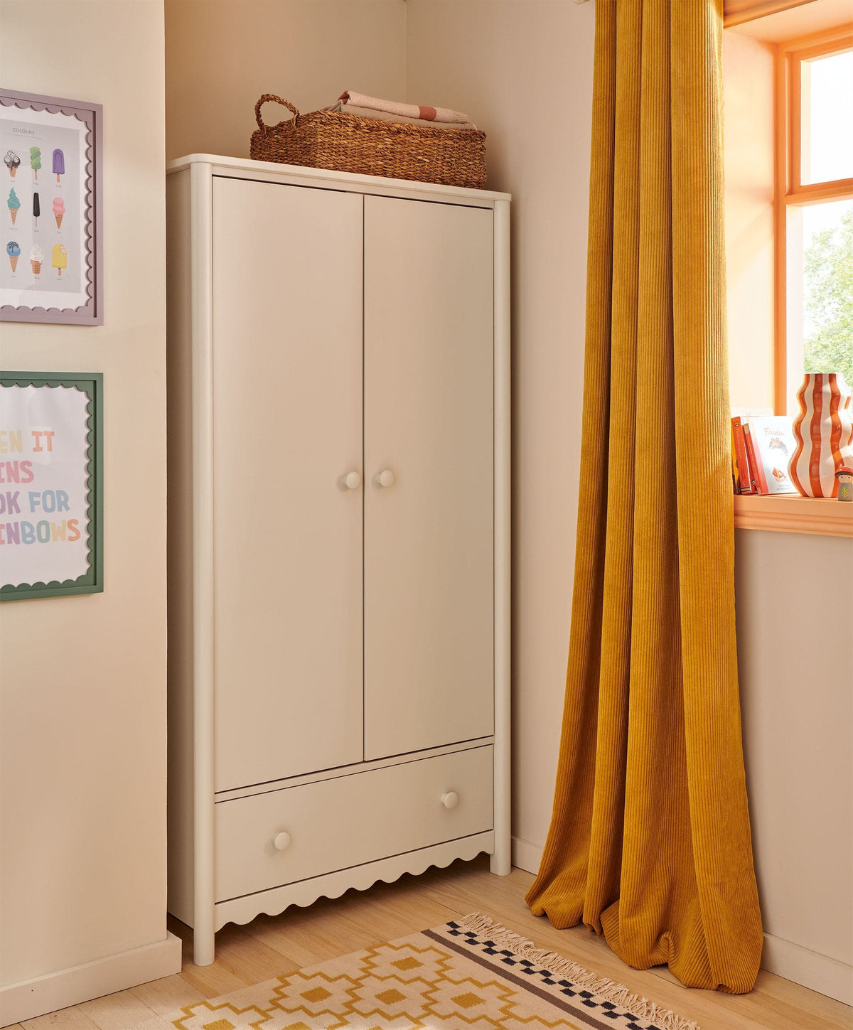 Eryn Wardrobe - Cashmere