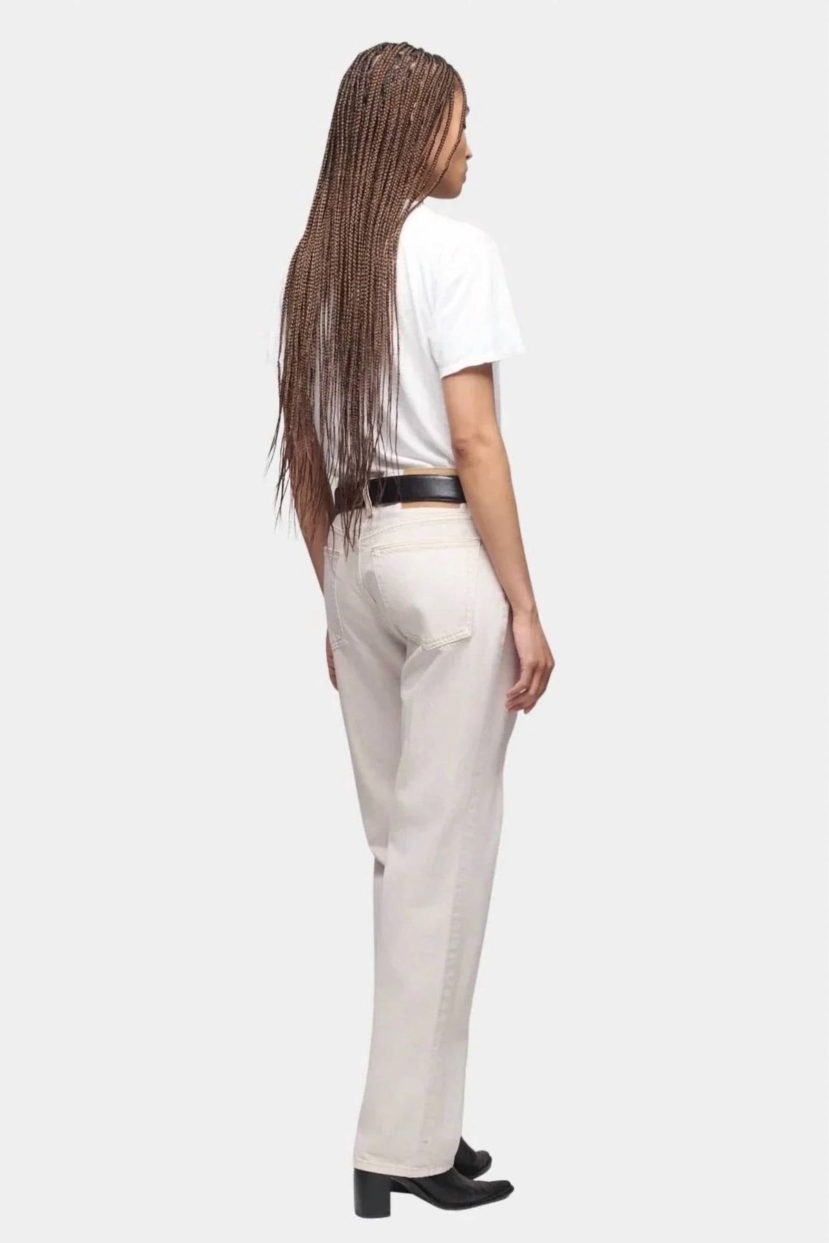 Calla Mid Rise Straight Ankle Jeans In Salt