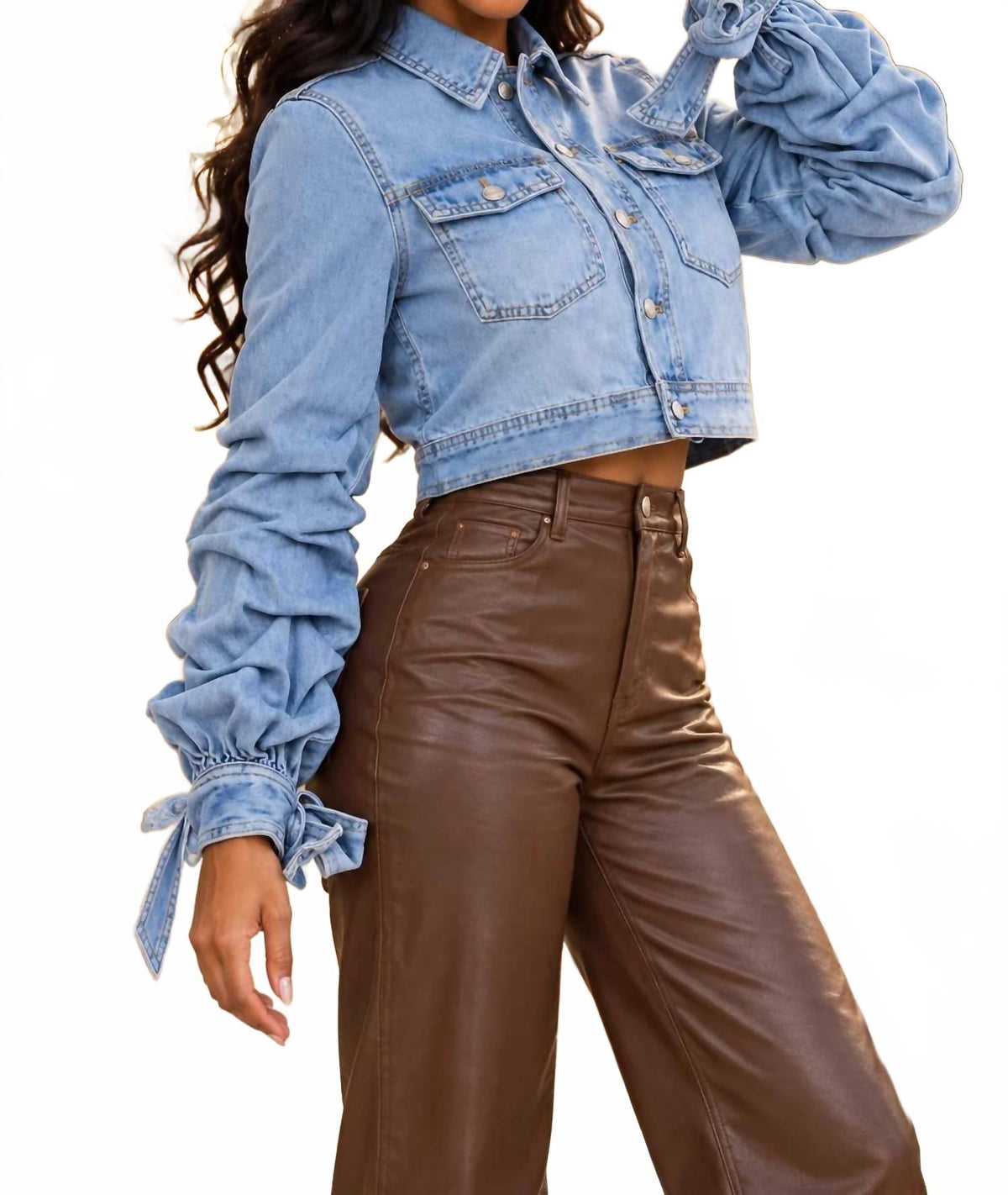 Women's Cropped Denim Trucker Jacket In Light Wash