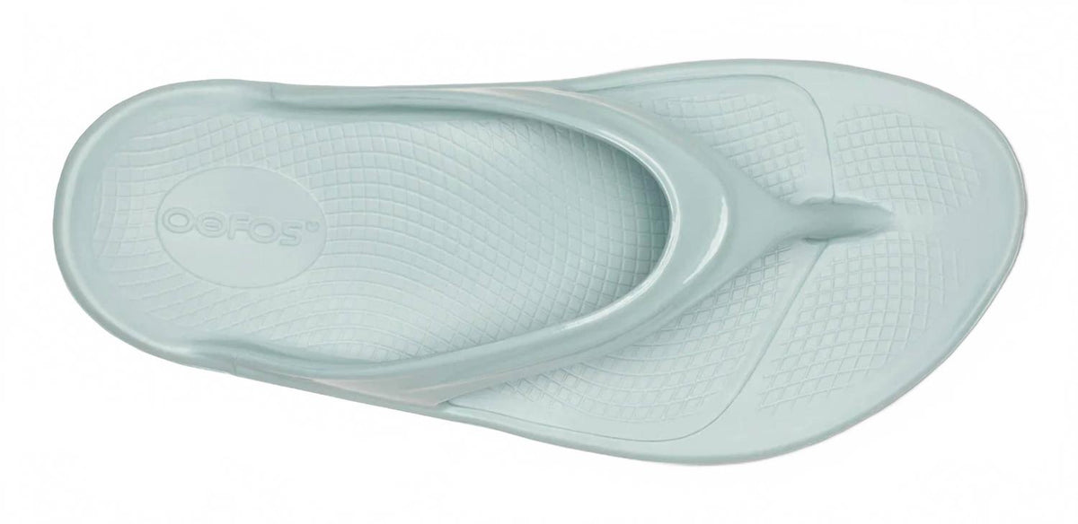 Women's Oolala Thong Sandals In Mist