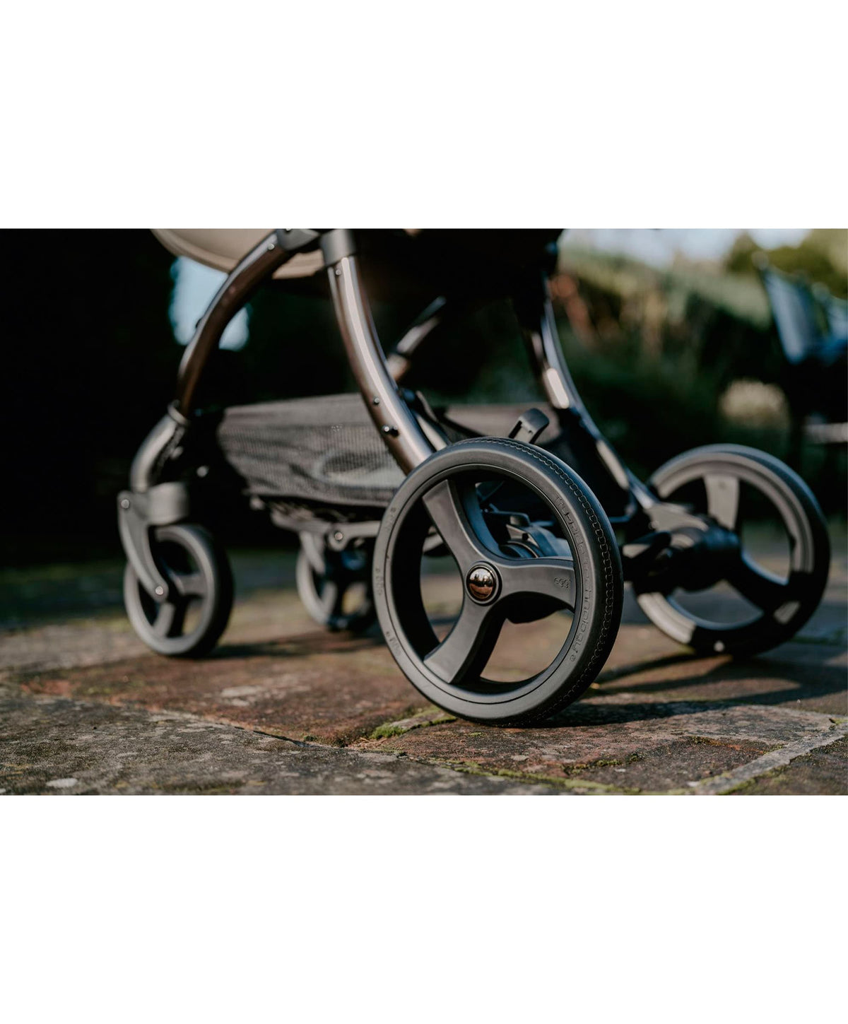 egg3 Pushchair Bundle with Shell 360 Car Seat - Chocolate Velvet
