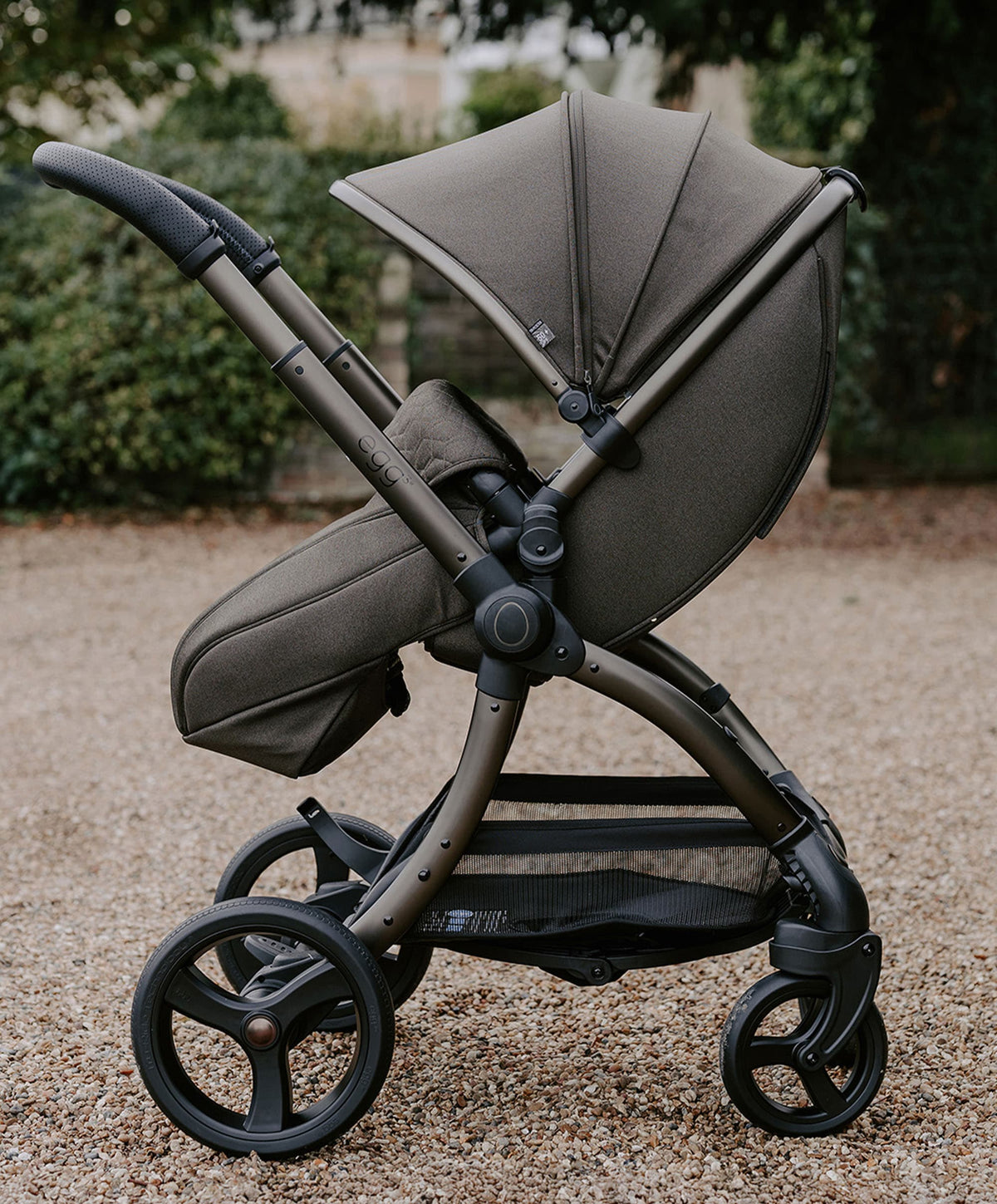 egg3 Pushchair Bundle with Shell 360 Car Seat - Chocolate Velvet