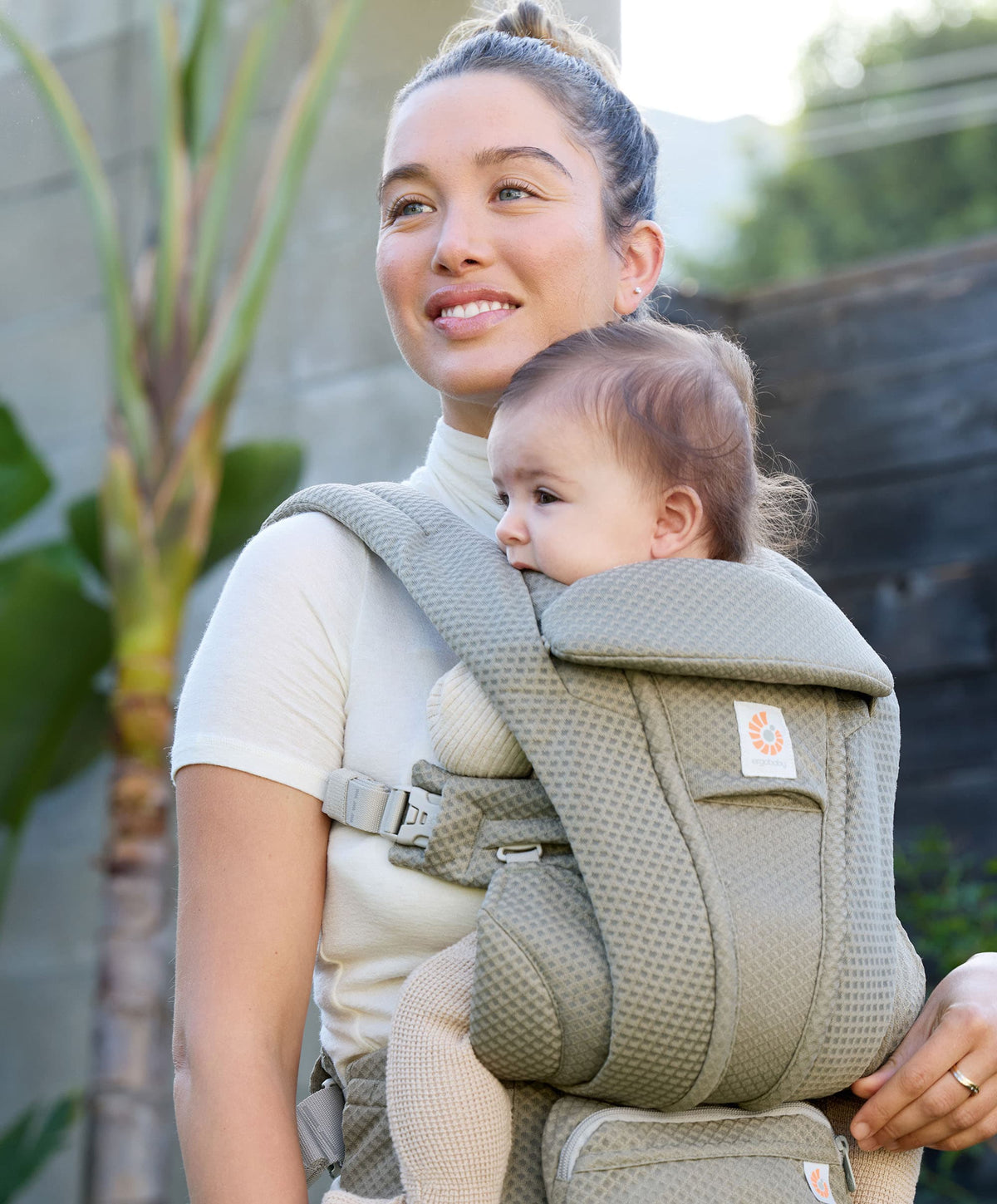 Ergobaby Omni Deluxe Mesh Baby Carrier - Olive
