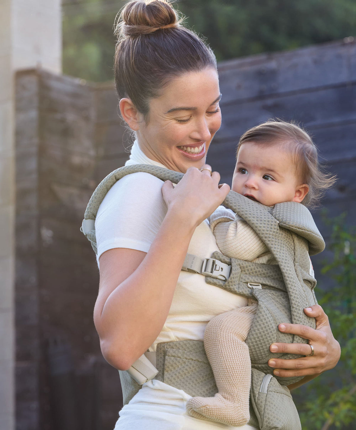 Ergobaby Omni Deluxe Mesh Baby Carrier - Olive