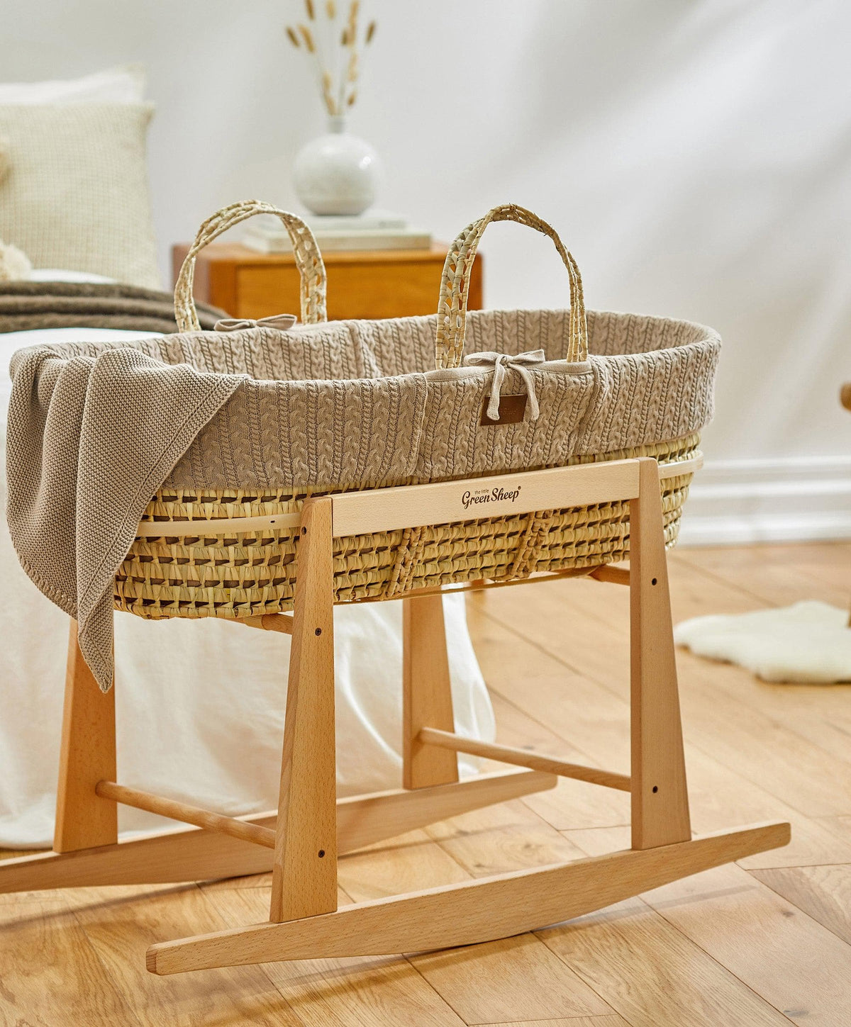 Little Green Sheep Organic Knitted Moses Basket & Mattress - Truffle