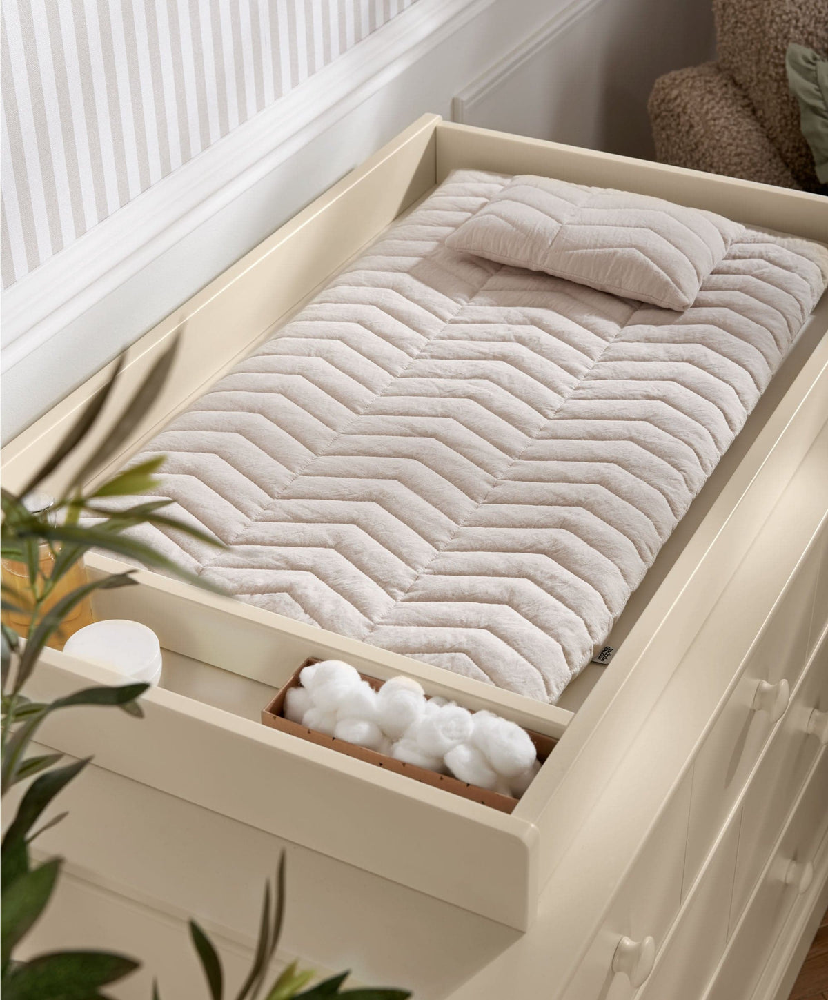 Oxford 3 Drawer Dresser & Baby Changing Unit - Cashmere