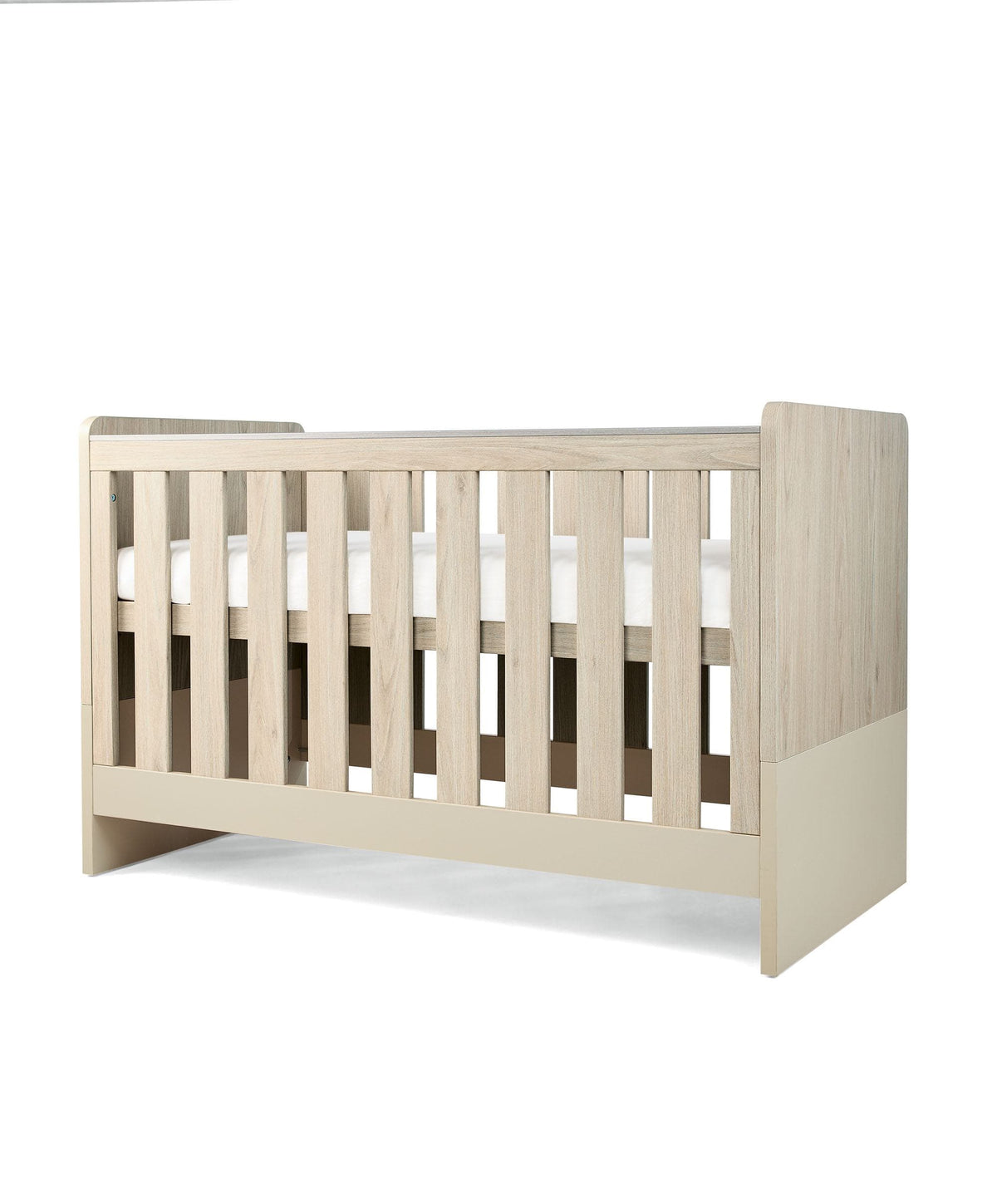 Litton 2 Piece Cotbed Set with Dresser Changer - Washed Oak