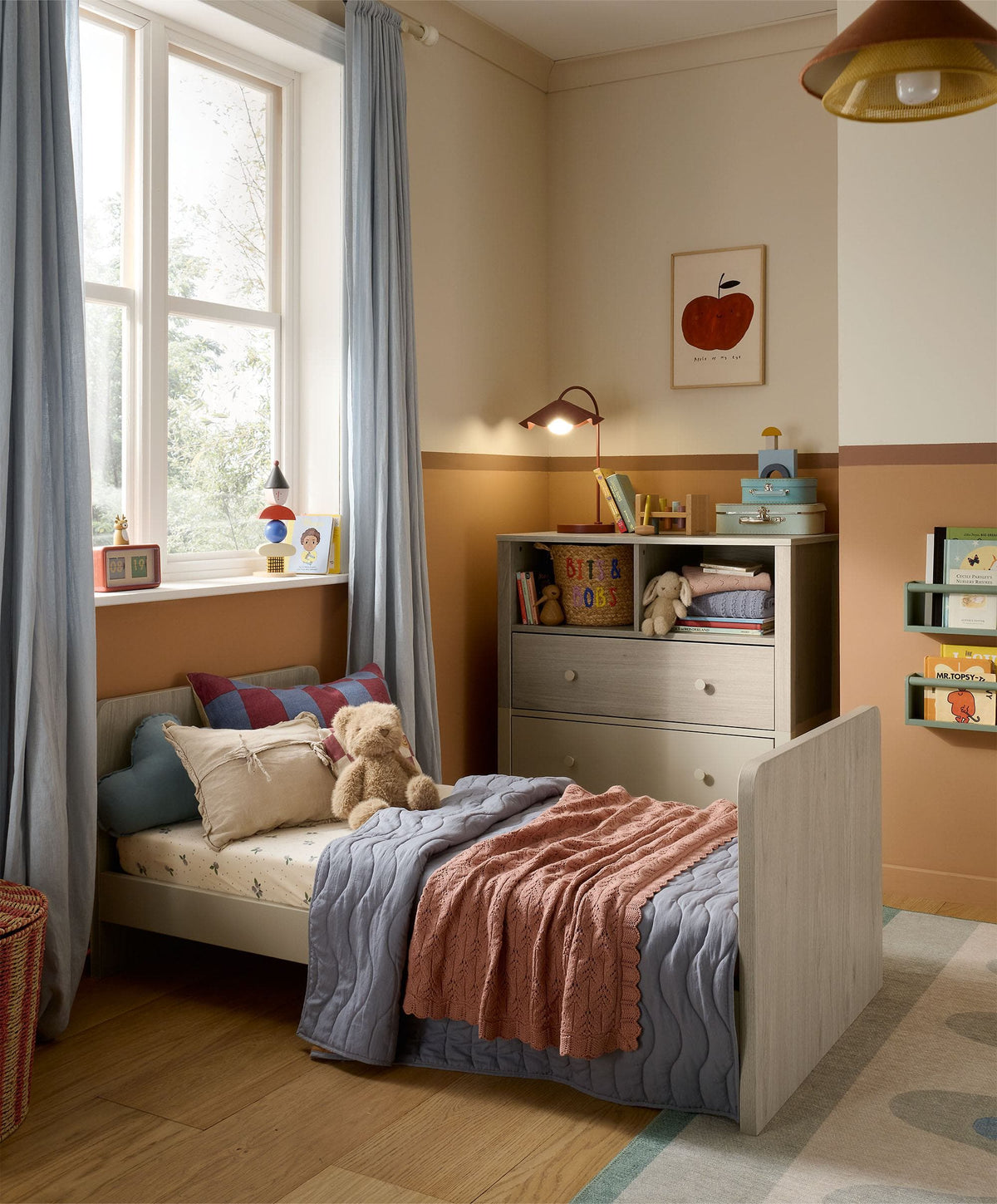Litton 2 Piece Cotbed Set with Dresser Changer - Washed Oak