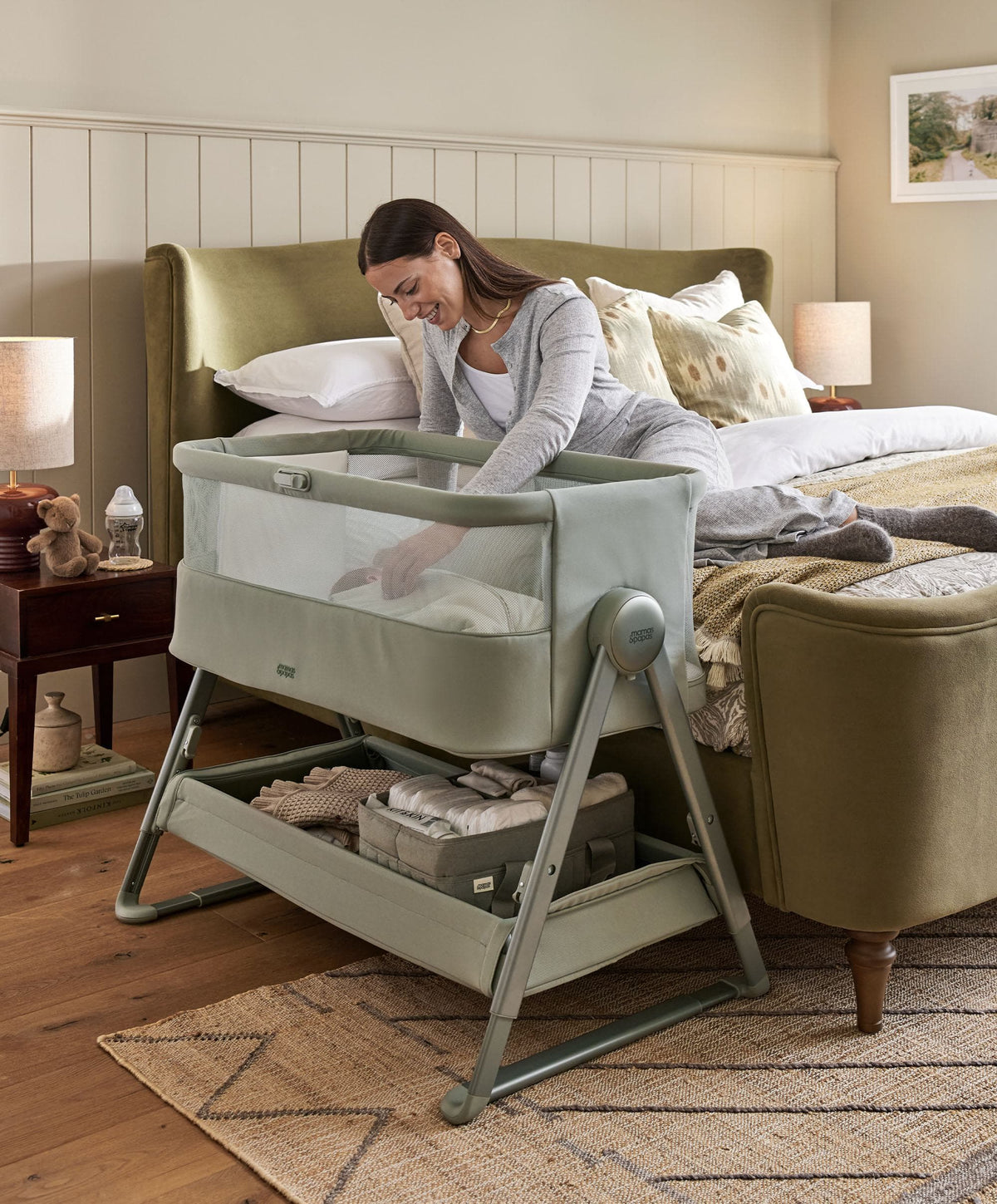 Harwell Nursery Bundle with Lua 2 Bedside Crib (6 Piece) – Thyme/White