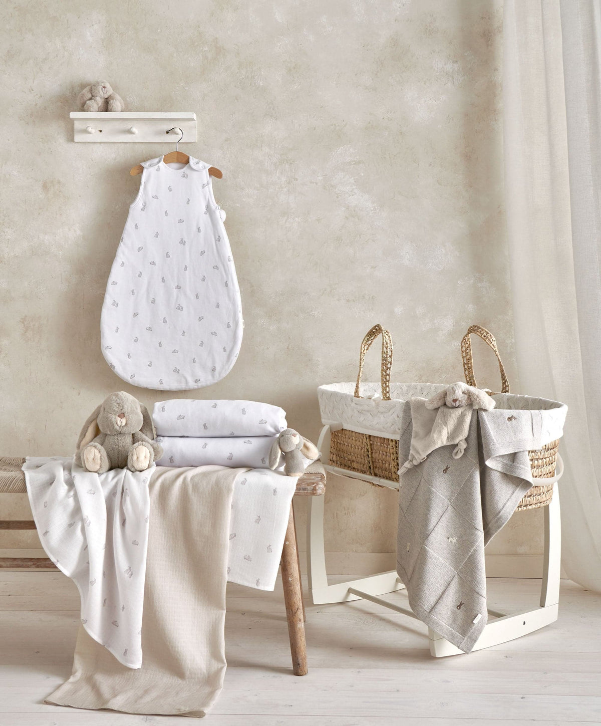 Moses Basket - White Cable Knit