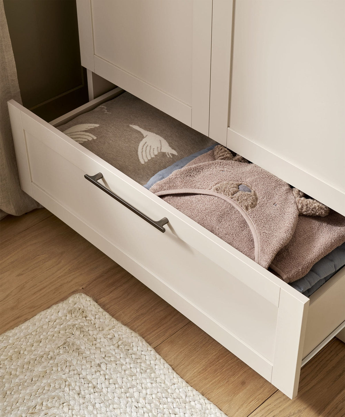 Walton Wardrobe - Cashmere