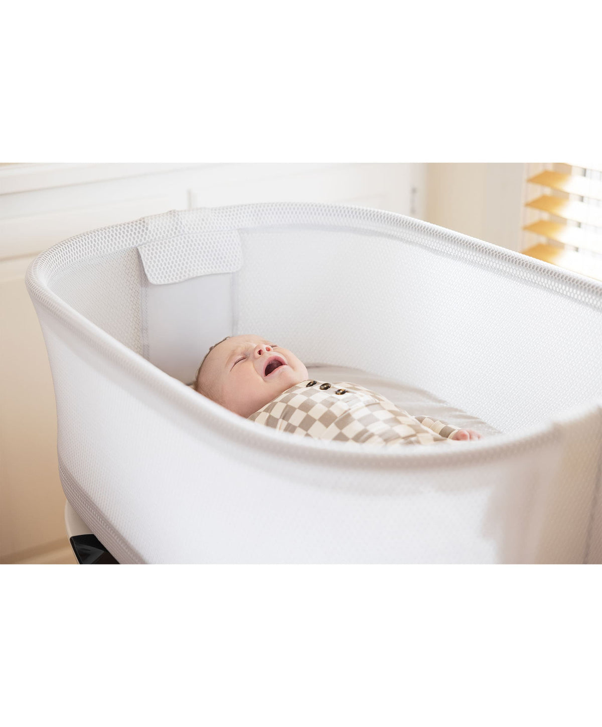 Graco Eluma™ Nest Bedside Crib - Luna