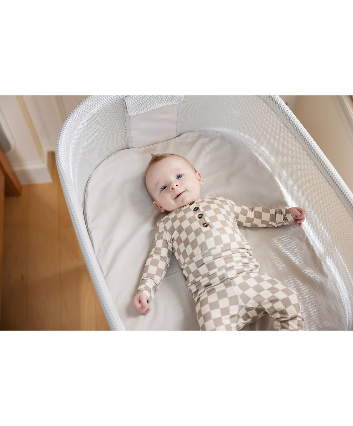 Graco Eluma™ Nest Bedside Crib - Luna