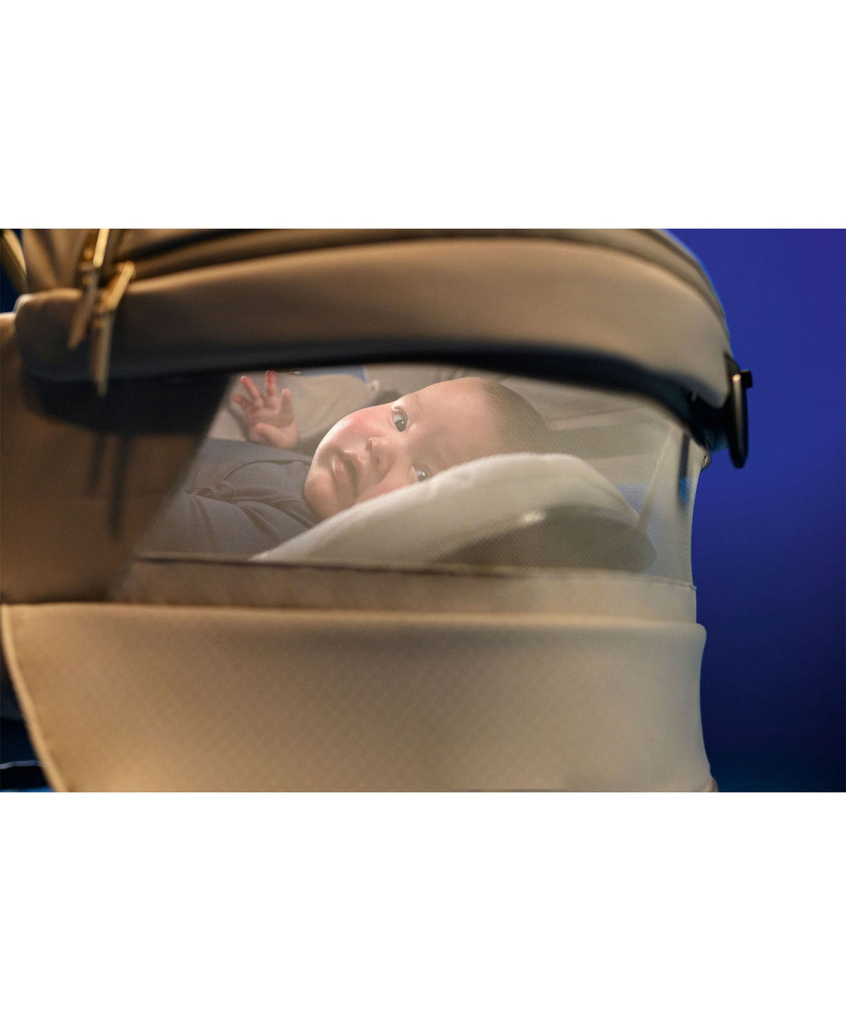 Maxi-Cosi Cabin Carrycot -  Sapphire Sand