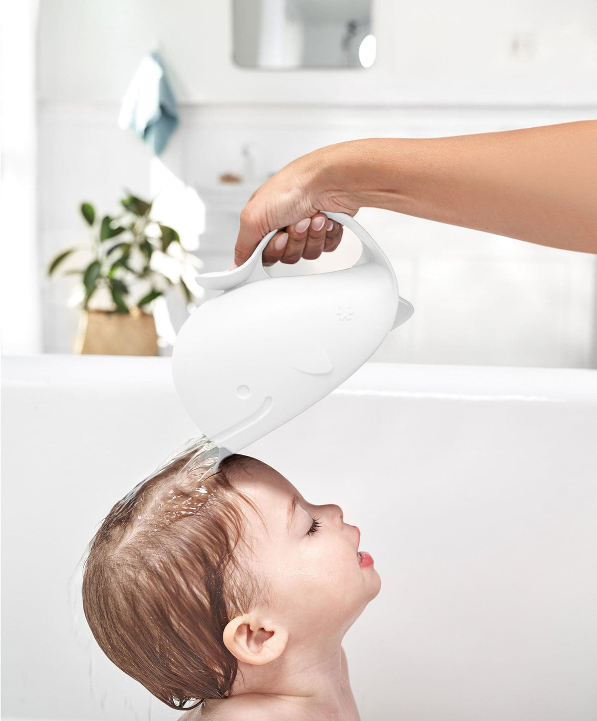 SkipHop Moby Bath Rinser  - White