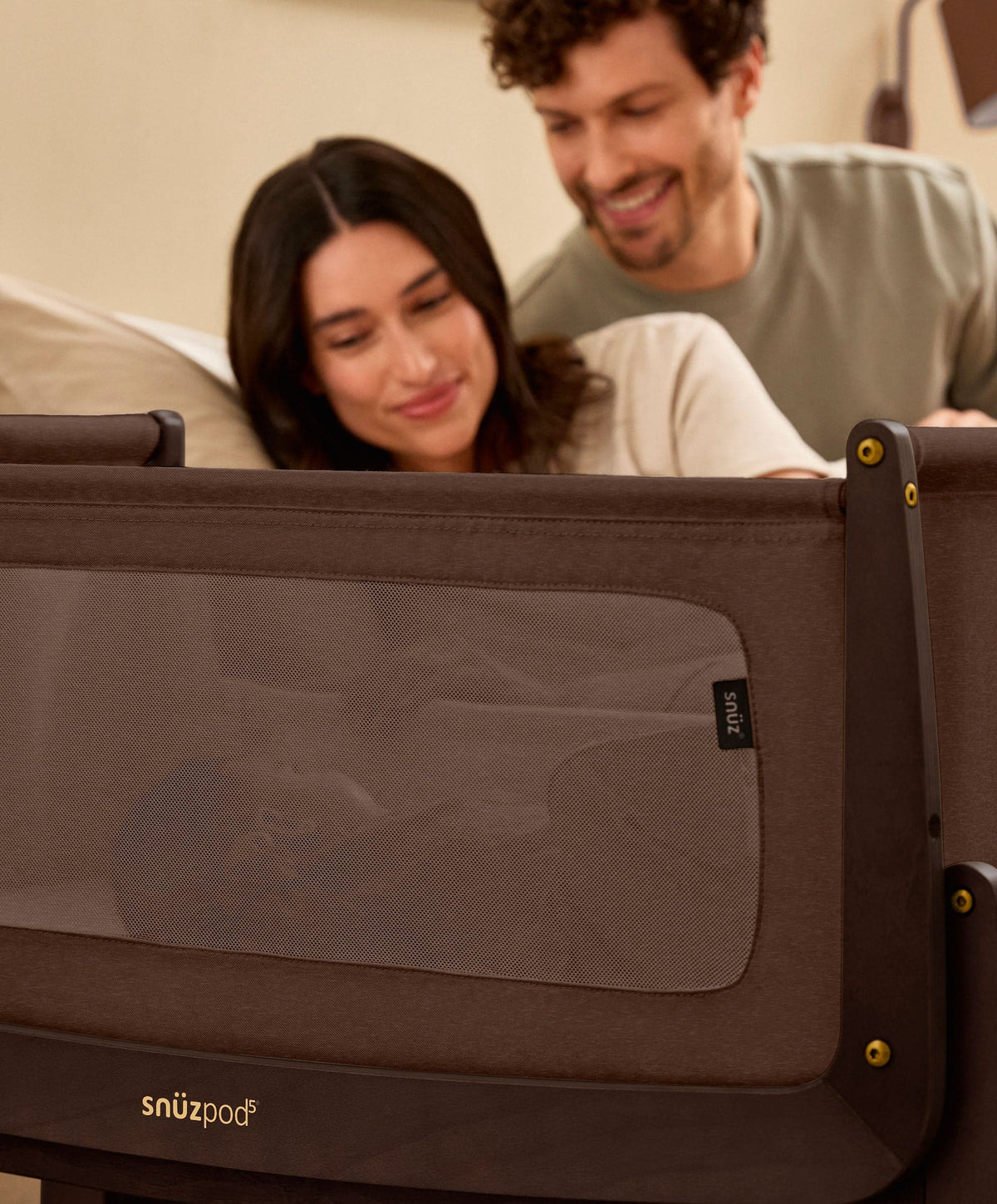 SnuzPod 5 Bedside Crib - Chocolate