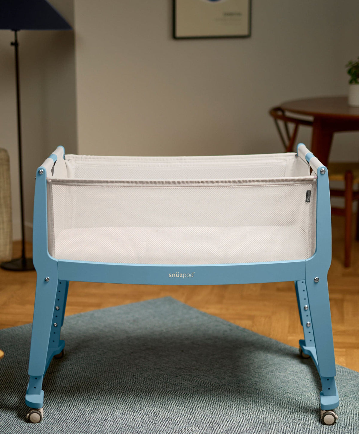 SnuzPod Studio Bedside Crib – Santorini Sky Blue